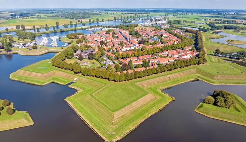 Afbeelding met water, boom, Luchtfotografie, lucht

Door AI gegenereerde inhoud is mogelijk onjuist.